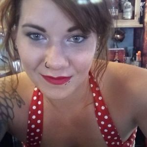 Meet your Posher, Desiree